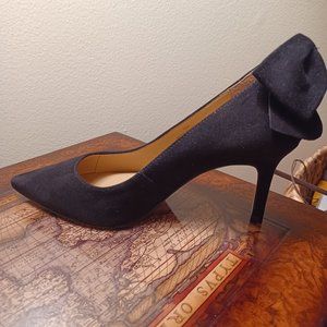NWT Talbots black suede erica bow heel size 5M
